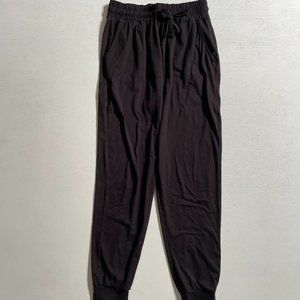 Women’s LIghtweight Always Black Sweatpants